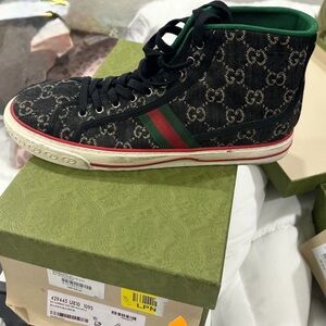 Gucci Men's Black and Red Patterned Sneakers